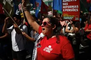 دولت به دنبال بهره‌وری و بیگاری کشیدن از کارگران است!