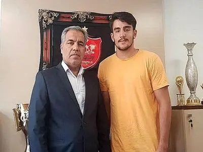 دروازه بان پرسپولیس در تمرینات استقلال(عکس)