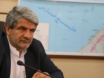 آتش‌نشانان جان‌فشانانی کردند تا مردم سالم بمانند/ متاسفانه عده‌ای مشغول گرفتن سلفی بودند