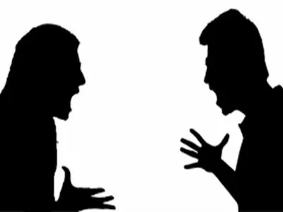 از رفتارهای نامعقول و کثیف همسرم خسته‌ام