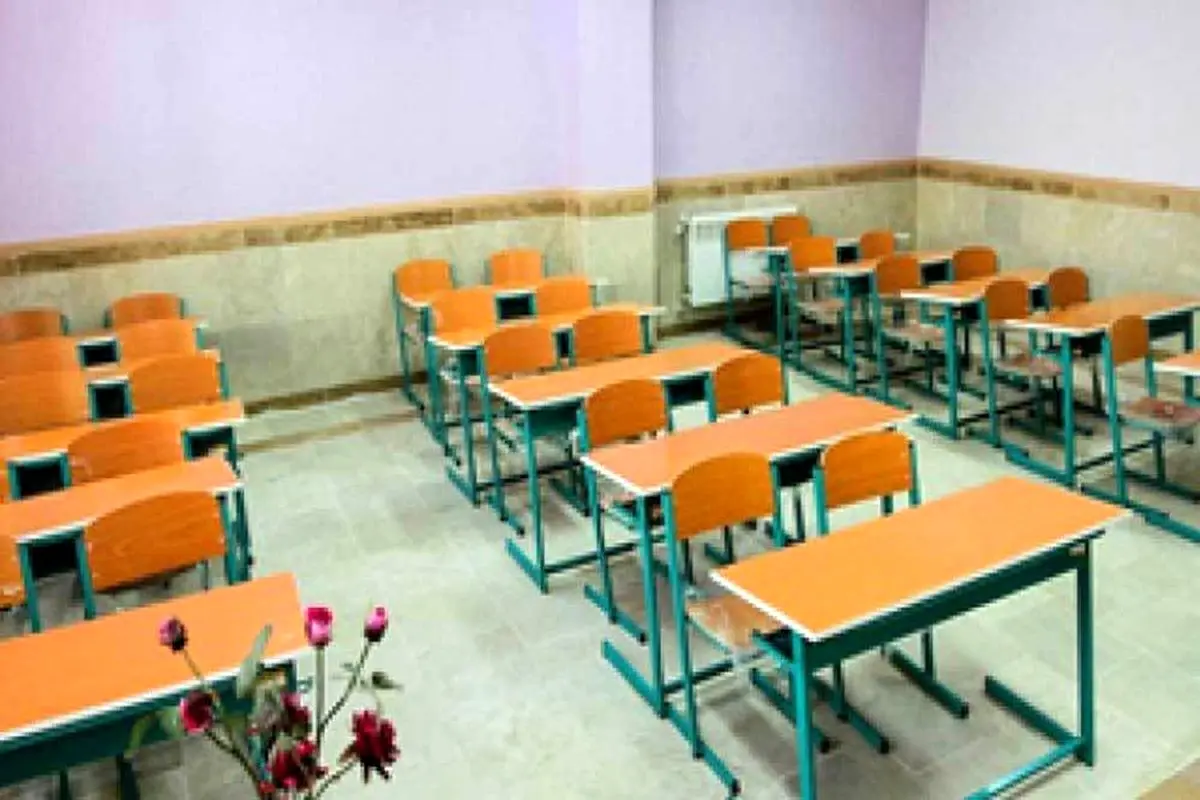 توزیع ۲۳۰۰ میز و نیمکت در بین  مدارس کم برخوردار آذربایجان غربی