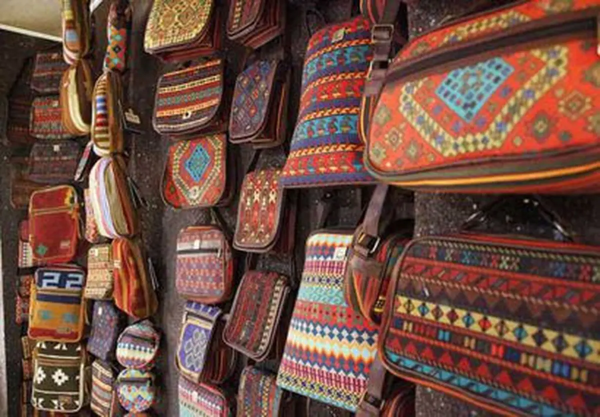 فعالیت ۲۵ هزار هنرمند کرمانشاهی در رشته های مختلف صنایع دستی