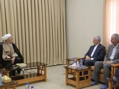 حرف اول دانشگاه را باید دانش بزند