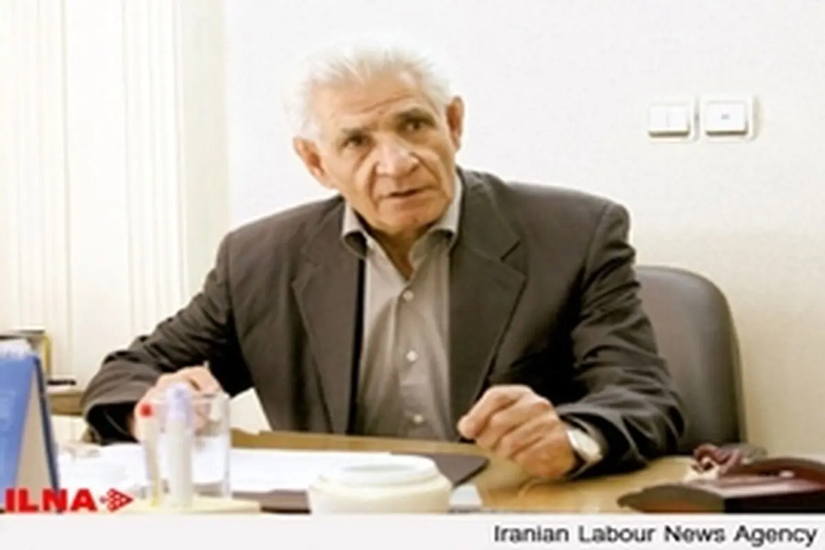 کاظمی: سازمان‌لیگ پول اضافه ندارد که فرد یا باشگاهی پیش‌خورش کند