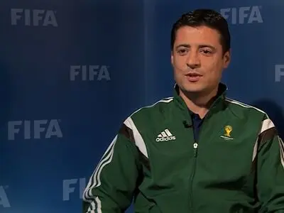 کوبل داوری موفق ایران در جام کنفدراسیون‌ها نشست خبری برگزار می‌کند
