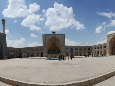 معاون میراث فرهنگی: پیگیر پرونده عبور مترو از حریم مسجد عتیق اصفهان هستیم