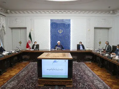 بانک مرکزی متخلفان ارزی بخش صادرات و واردات را به طور شفاف به مردم معرفی کند