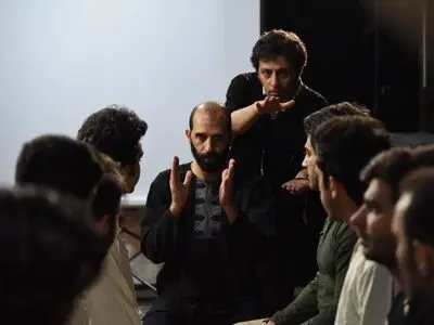 مجموعه مستند «خط باریک قرمز» در شبکه مستند/ پای نوجوانان کانون اصلاح و تربیت به تلویزیون باز شد