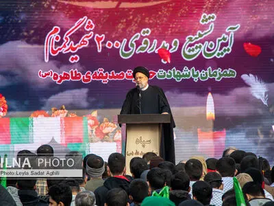 مراسم تشییع پیکر دویست شهید گمنام دوران دفاع مقدس در تهران-۱