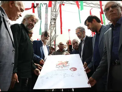 ادای احترام هنرمندان پیشکسوت به شهدای حادثه شاهچراغ