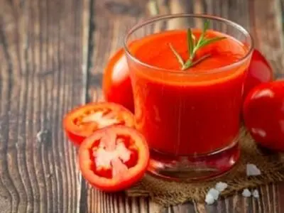 آب گوجه فرنگی و فواید سرشار مصرف آن