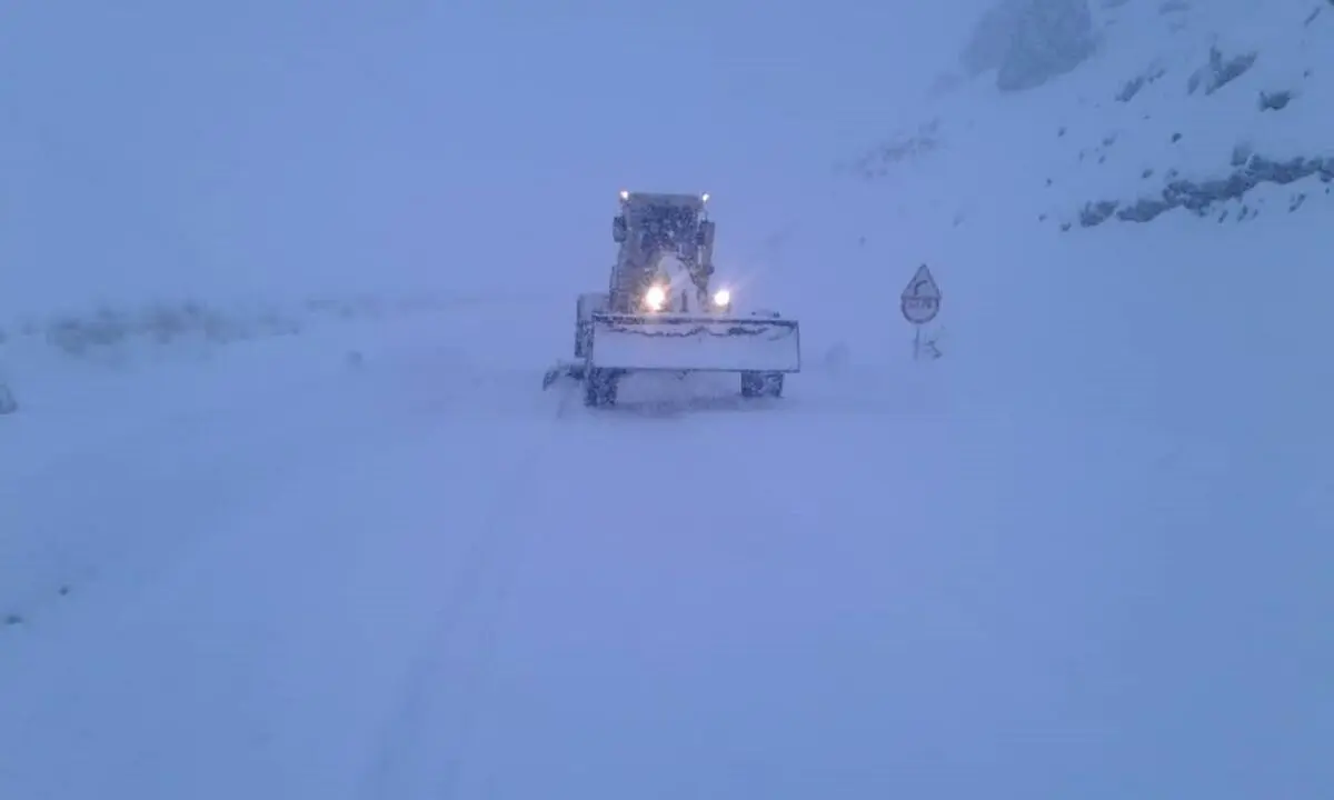 محورهای توسکستان وجنگل گلستان مسدود است