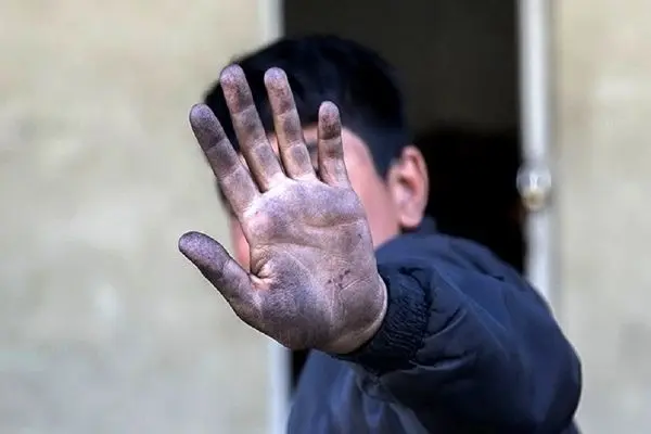 ۶۰ درصد کودکان کار در کشور، ایرانی و ۴۰ درصد اتباع هستند/ ۷۶ درصد کودکان به دلیل فقر و اعتیاد والدین، کار می‌کنند