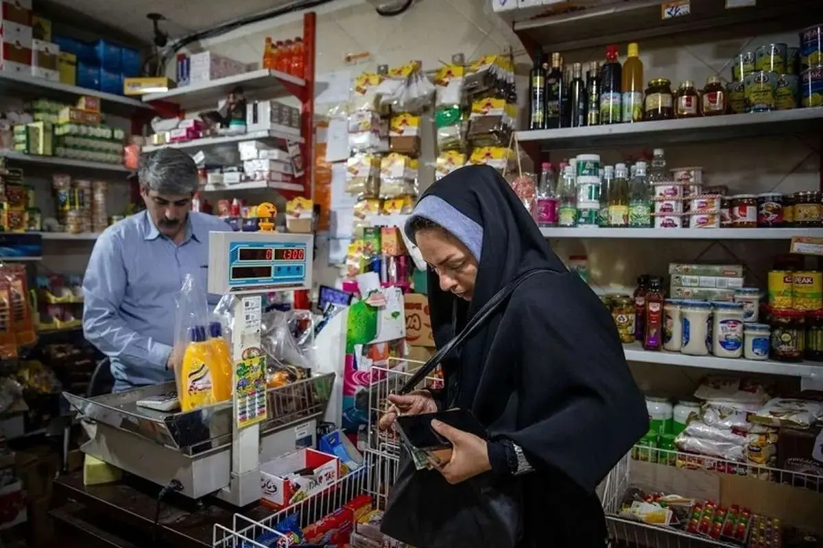 فعالیت تمامی سوپرمارکت‌ها در مسیرهای تشییع رهبر/ فعالیت برخی‌ها ۲۴ ساعته شد
