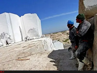 کارگران سنگ پاسارگاد تا ۱۱ماه طلبکارند/ بیکاری ۵۰ کارگر
