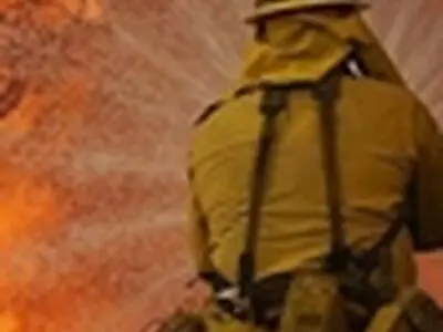 مهار آتش‌سوزی مخزن ۴ هزار لیتری گاز مایع در ورداورد