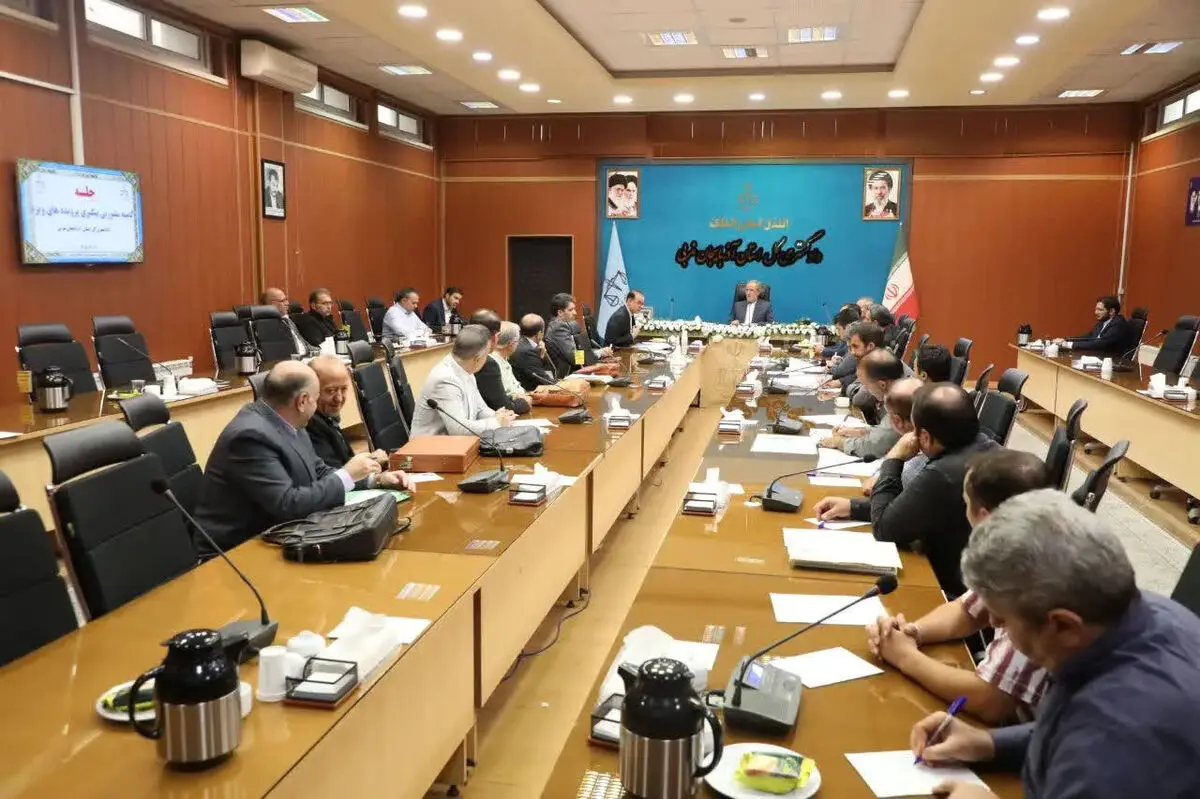 پرونده مهم کثیرالشاکی با ۴۴۵ نفر شاکی در جلسه مشورتی دادگستری آذربایجان غربی مورد بررسی قرار گرفت