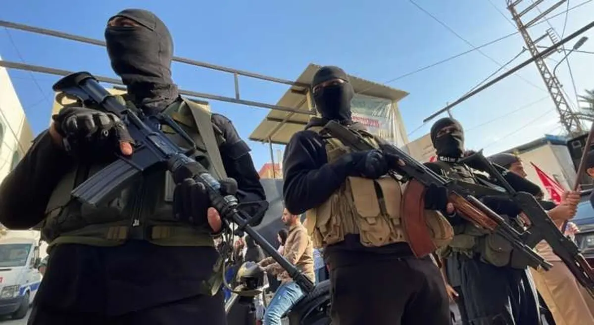 بعد تسلّم الجيش اللبناني قواعد عسكرية على الحدود السورية.. ما هو مصير السلاح الفلسطيني؟
