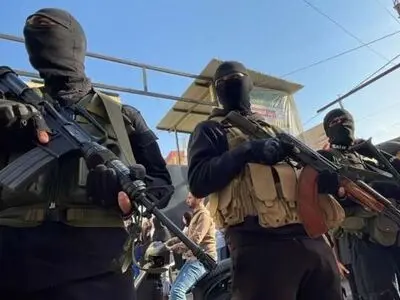 بعد تسلّم الجيش اللبناني قواعد عسكرية على الحدود السورية.. ما هو مصير السلاح الفلسطيني؟