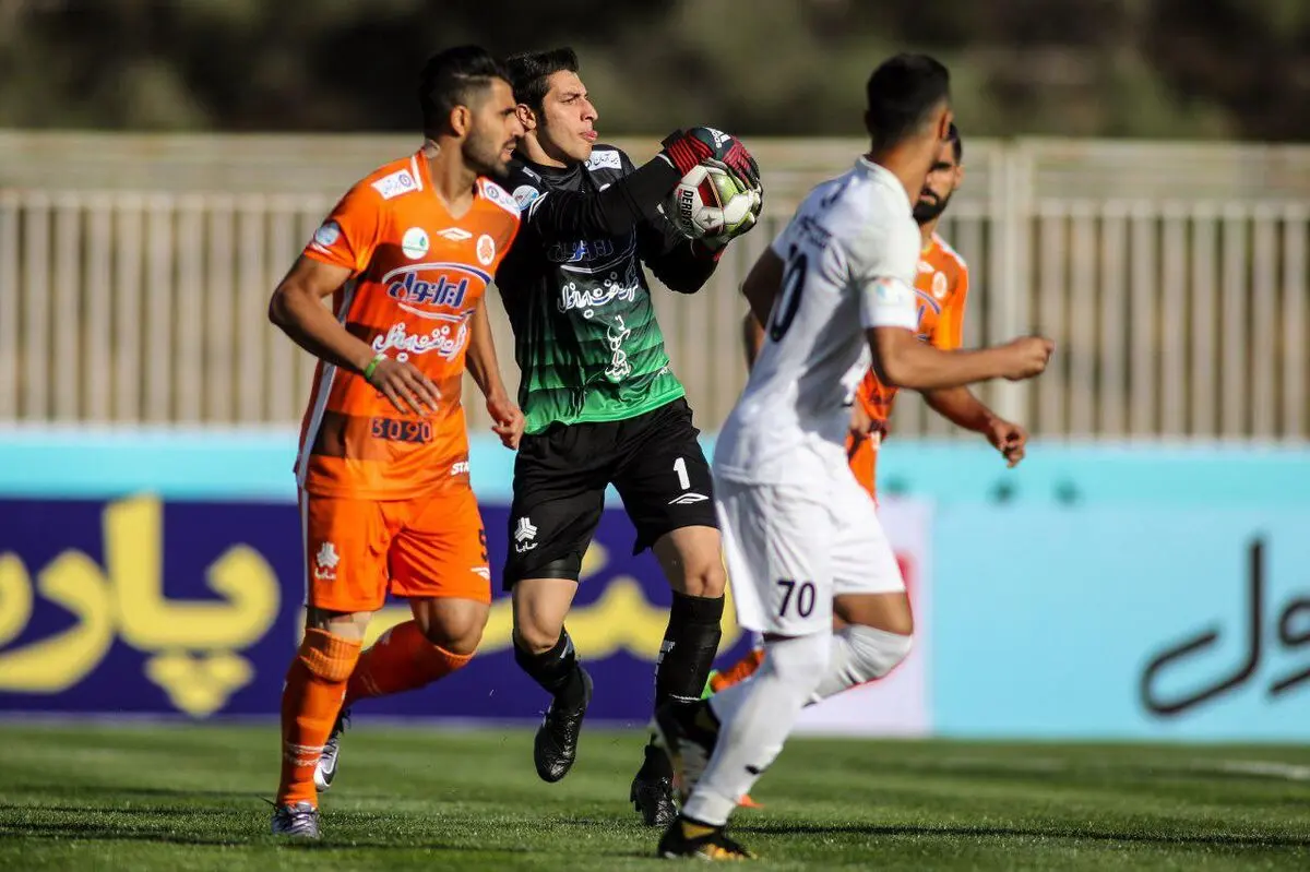 پرسپولیس با اشتباه مدافعان سایپا پیروز به رختکن رفت