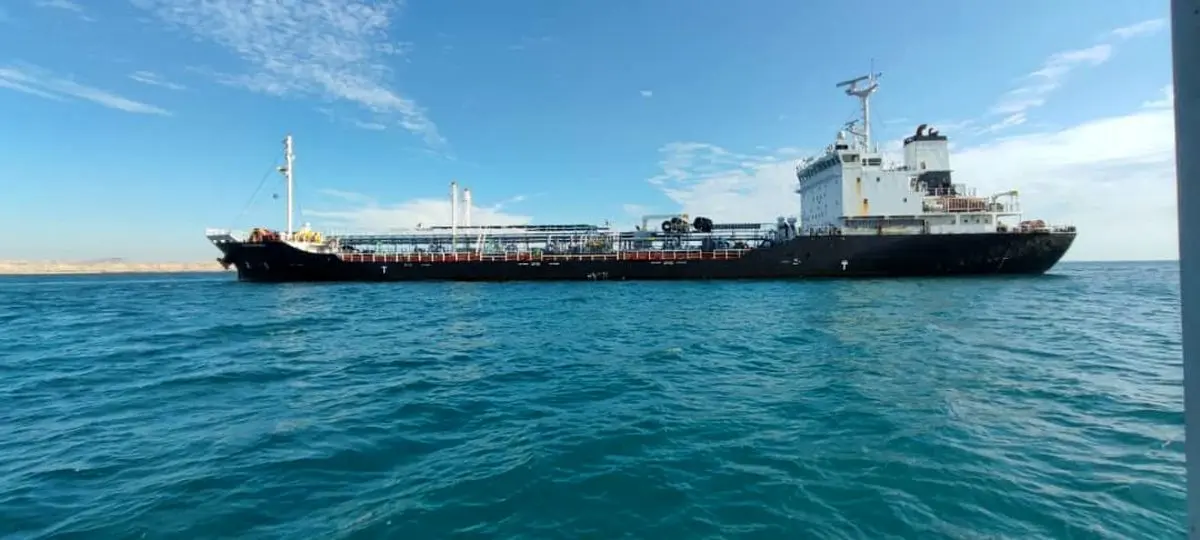 جزئیات توقیف نفتکش خارجی حامل ۴ میلیون لیتر سوخت قاچاق در آب‌های خلیج فارس