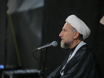 دشمن بر اساس ظواهر تجزیه و تحلیل می‌کند / همه ملت ما پای نظام است