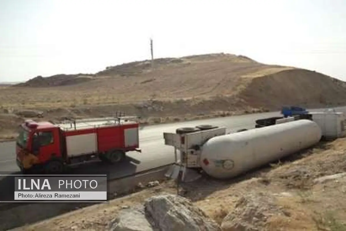 واژگونی و انفجار تانکر حمل سوخت در محور قزوین – رشت