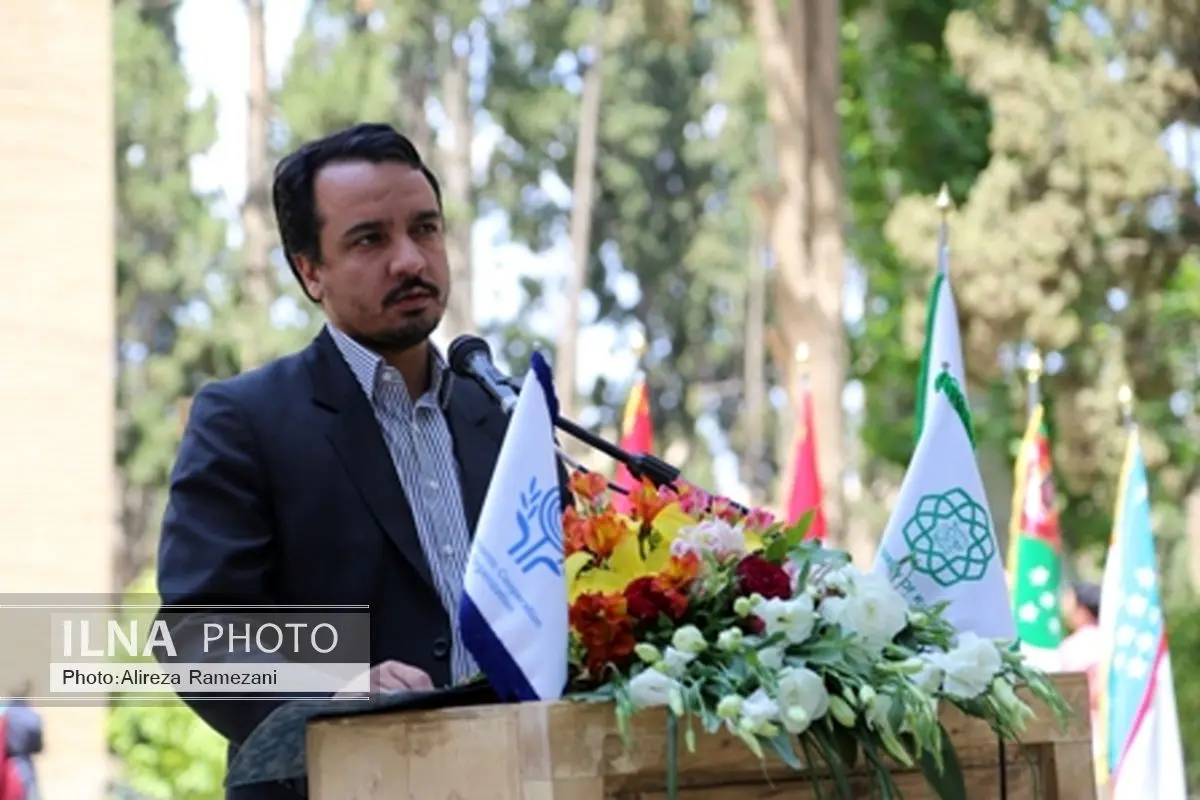 شهردار کاشان به دعوت مجمع جهانی شهرهای اسلام عازم وین شد