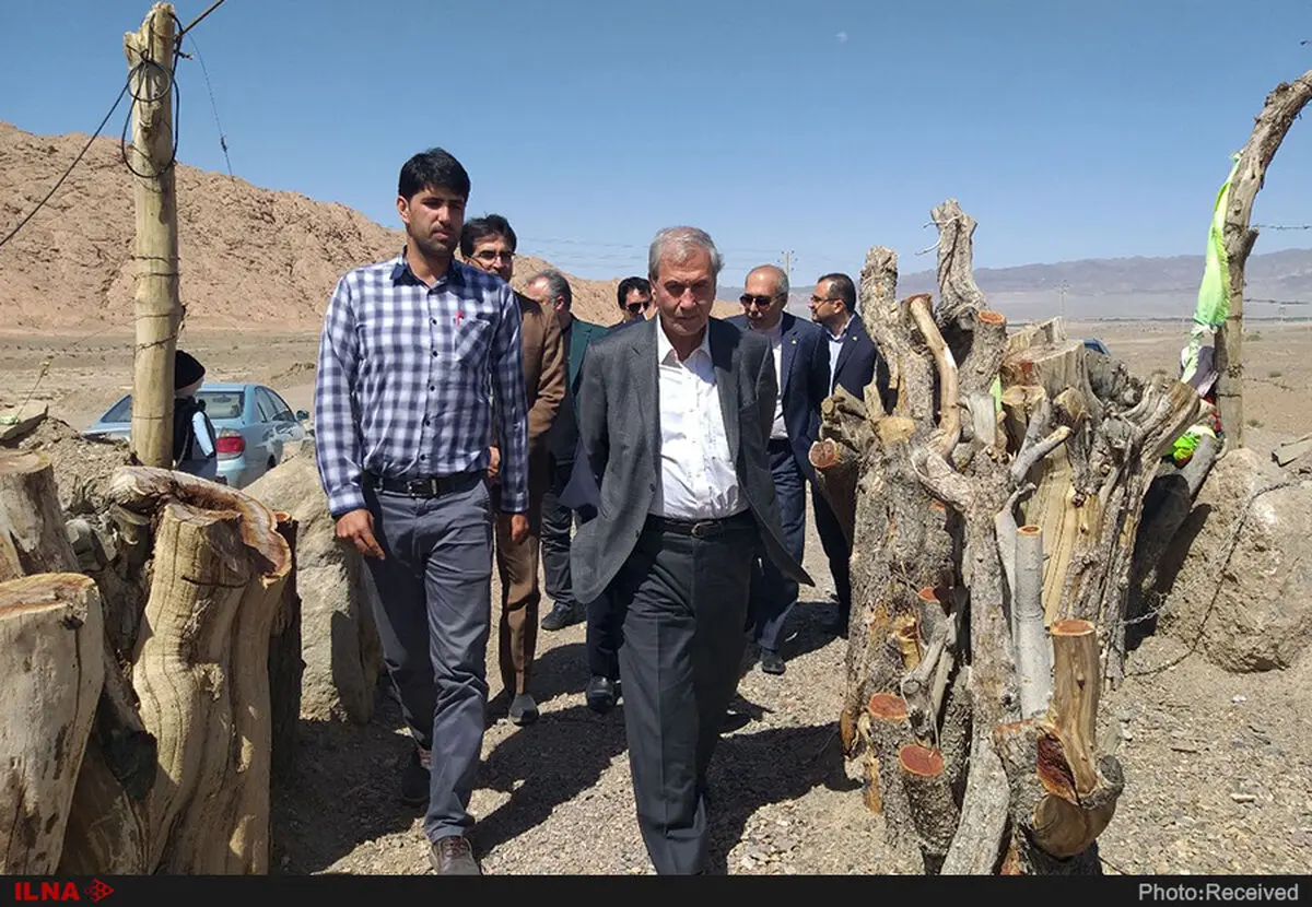 بازدید علی ربیعی از اقامتگاه بوم‌گردی ده عروس/ حمایت صندوق کارآفرینی امید از اشتغال روستایی