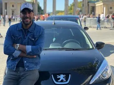 The adventures of "Benyamin Rezaei" on a trip to 60 countries!
