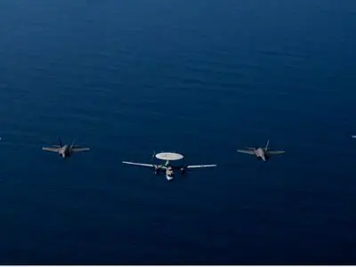 آمریکا در حال آماده‌سازی برای حمله به ایران با استقرار ۵۰ جنگنده پیشرفته