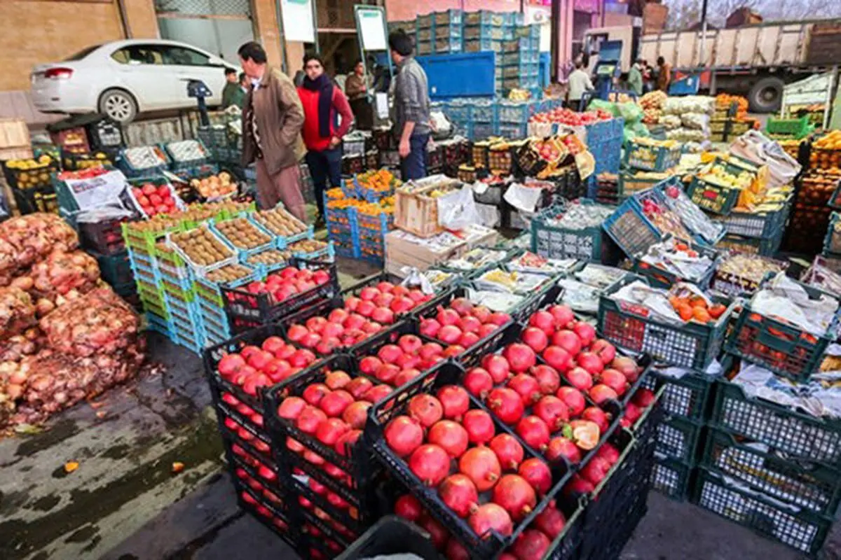 چندگانگی قیمت ‌میوه در میدان میوه و تره بار سمنان/ افزایش قیمت 100 درصدی میوه ها قابل قبول نیست