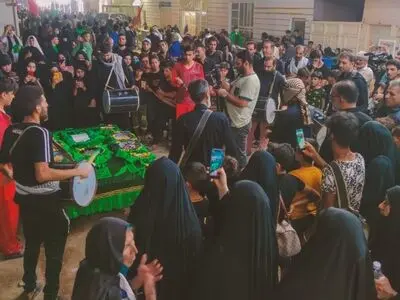 اجراهای تئاتر مقاومت در پیاده روی اربعین آغاز شد