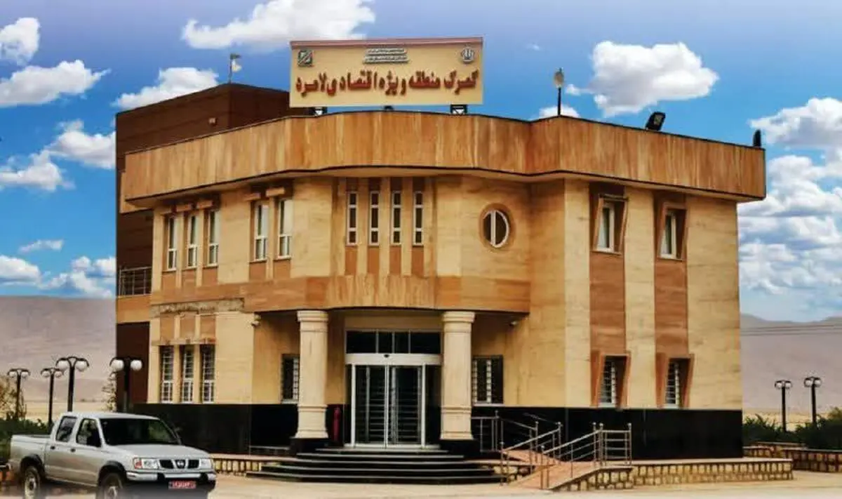 آغاز رویه گمرکی ترخیص مشتقات نفتی از منطقه ویژه اقتصادی لامرد