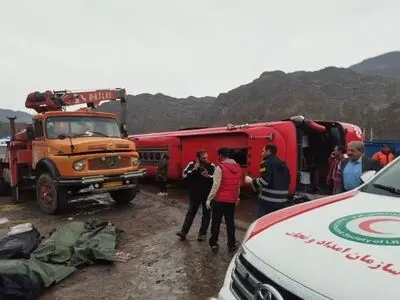 واژگونی اتوبوس در قزوین ۲۸ مصدوم و فوتی برجای گذاشت