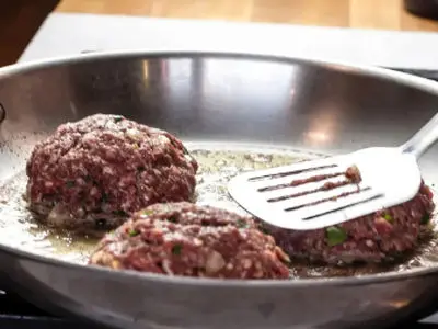 راز نچسب شدن ماهیتابه استیل