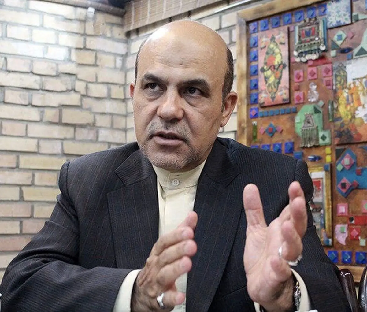 الدفاع الإیرانیة: الجاسوس علي‌رضا أکبري لم یکن مساعداً في وزارة الدفاع