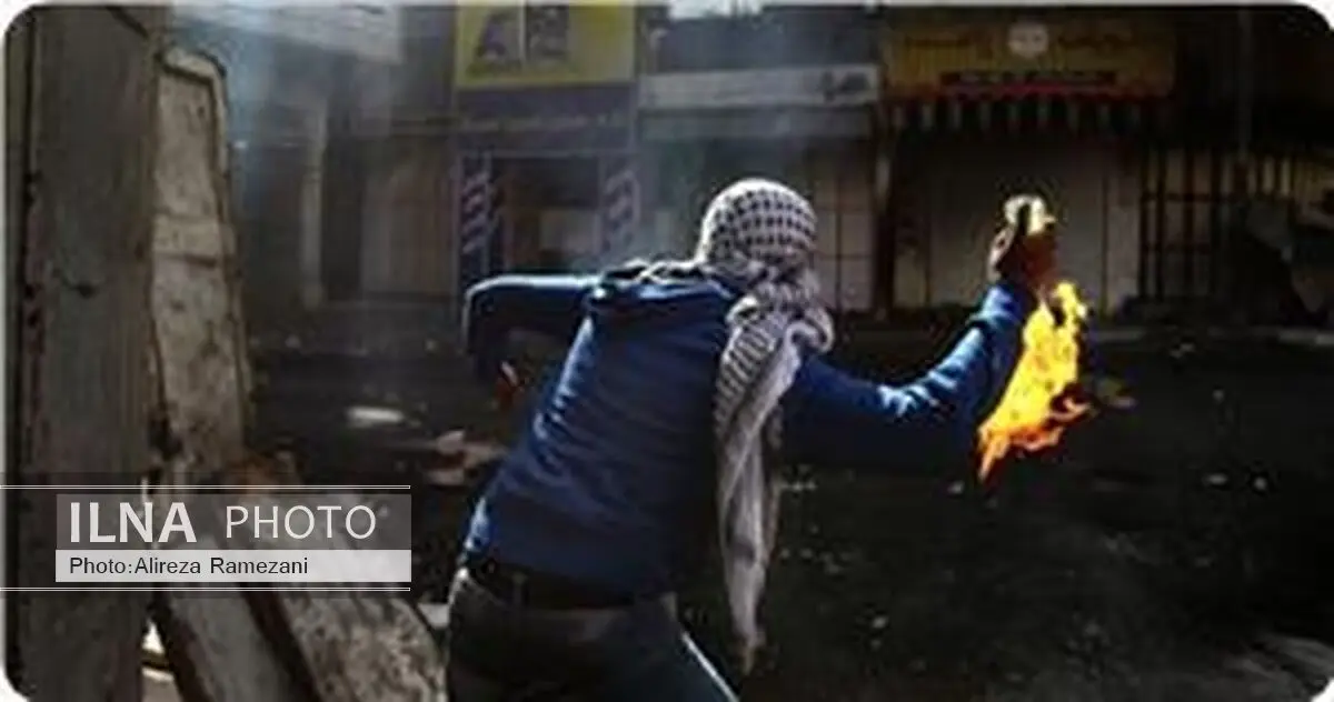 جوانان فلسطینی یک اتوبوس اسراییلی را به آتش کشیدند