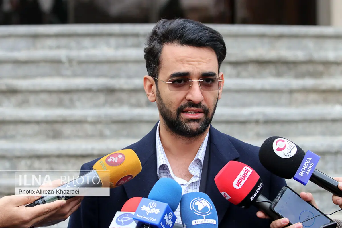 اپراتورهای گران‌فروش تلفن همراه باید پول مردم را بازگردانند