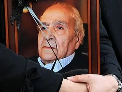 مراسم تشییع پیکر مشفق کاشانی