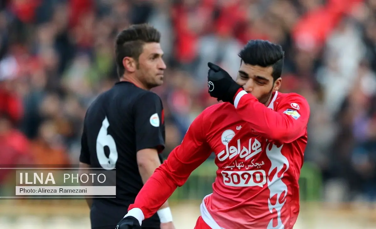 مهدی طارمی مرد سال فوتبال ایران شد +عکس