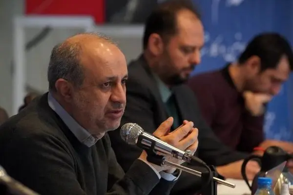 معاون‌ وزیر صمت : تلاش کارگران شریان حیات در جامعه را به جریان می اندازند