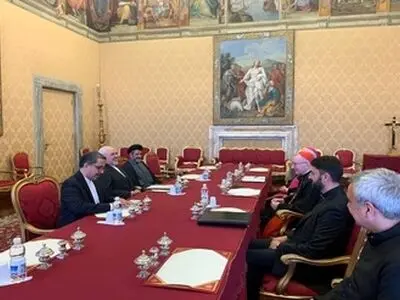 Zarif, Vatican premier review latest developments in bilateral ties