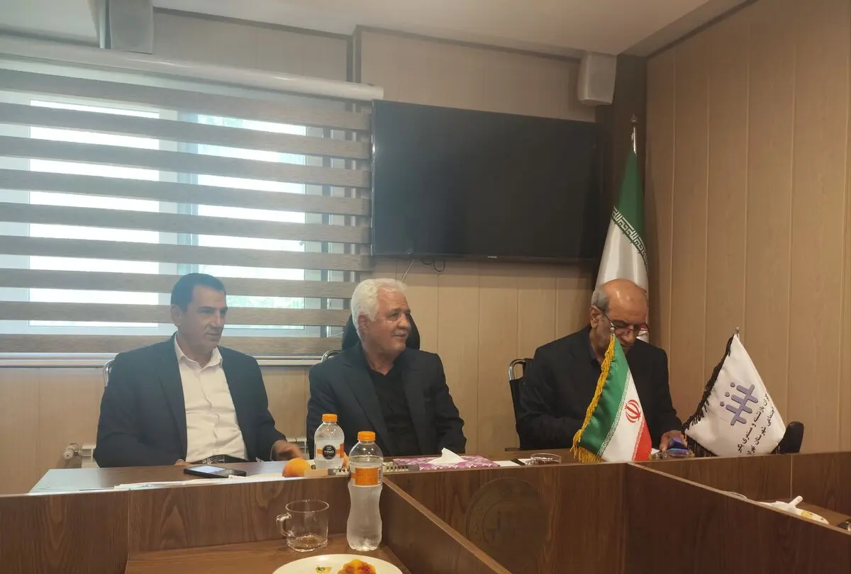 زمان پرداخت معوقات بازنشستگان مشخص نیست/ چرا مزایای مزدی افزایش نیافت؟/ بدهی دولت ۱۲۰۰ همت است؛ نه ۷۰۰ همت! 