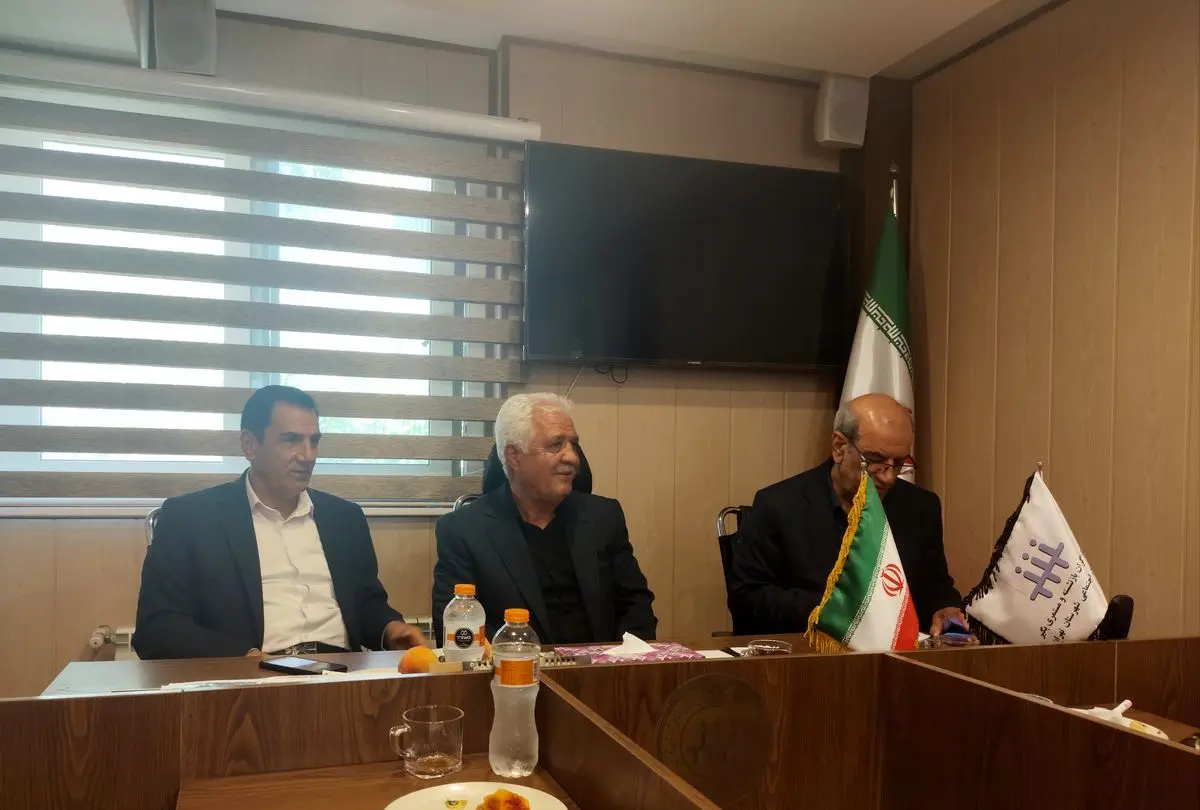 زمان پرداخت معوقات بازنشستگان مشخص نیست/ چرا مزایای مزدی افزایش نیافت؟/ بدهی دولت ۱۲۰۰ همت است؛ نه ۷۰۰ همت! 