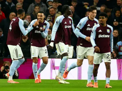 منچستریونایتد در خانه استون‌ویلا باخت