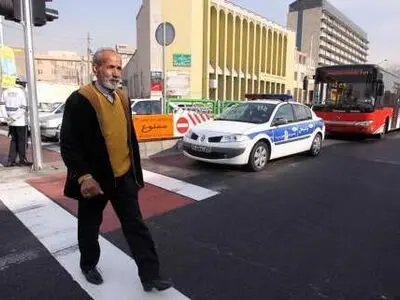 لزوم توجه رانندگان به عابرینی که کندتر از زمان معمول حرکت می‌کنند
