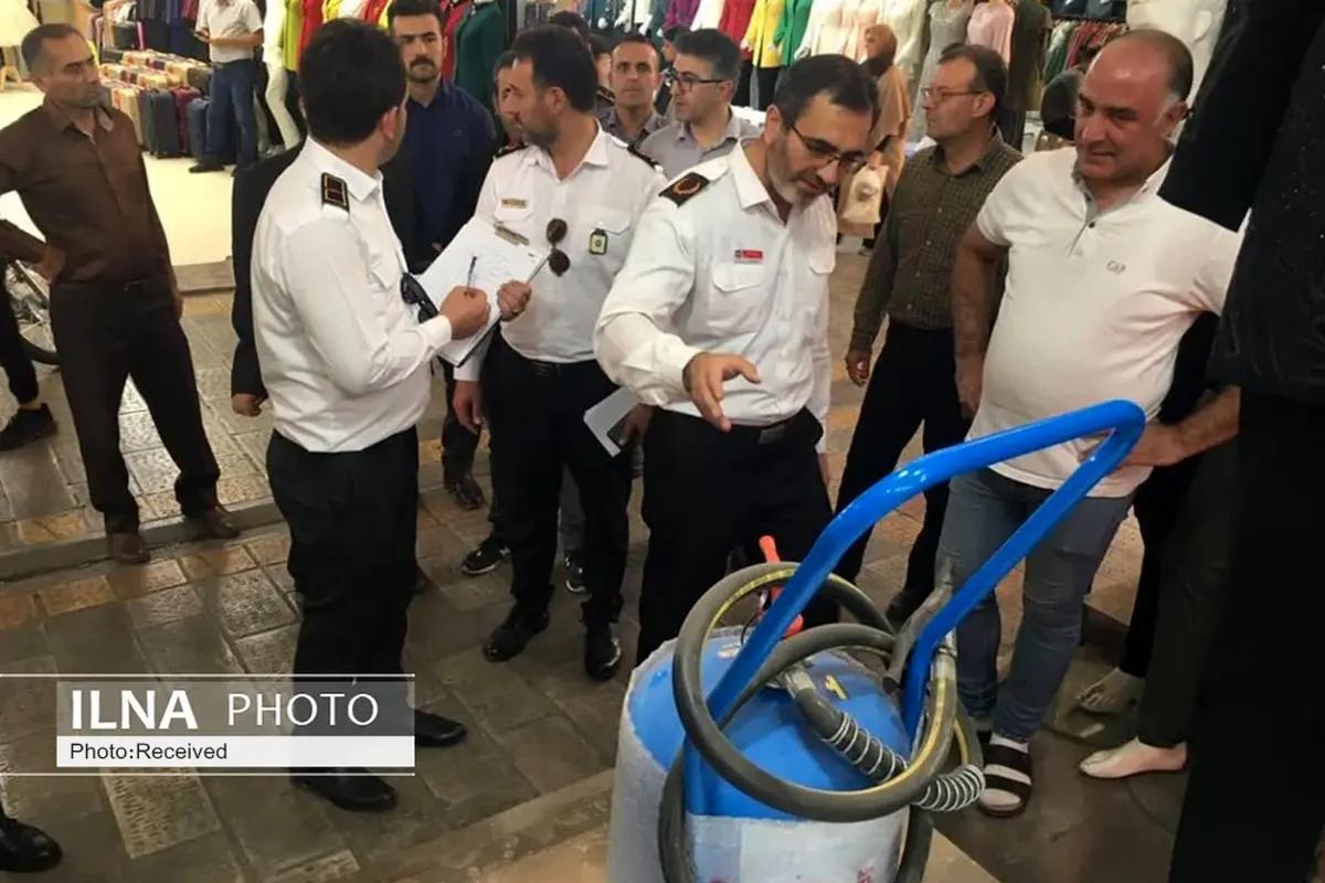 کپسول‌های آتش‌نشانی در بازار قزوین توزیع شد
