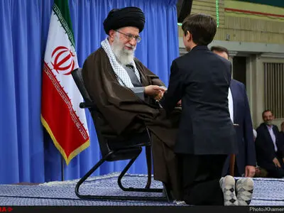 دیدار اعضای انجمن‌های اسلامی دانش‌آموزان با رهبر انقلاب 