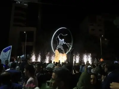 رونمایی از مجسمه آرش کمانگیر در کرمان/تأکید وزیر فرهنگ بر نقش اسطوره‌ها در هویت ایرانی